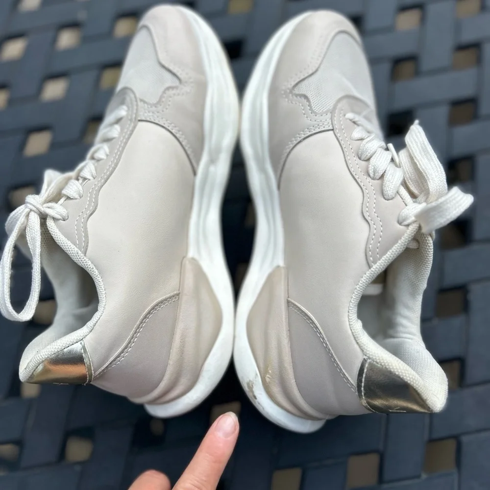Vintage Havanna Run Women’s Cream and Gold Star Sneakers - Picture 8 of 13
